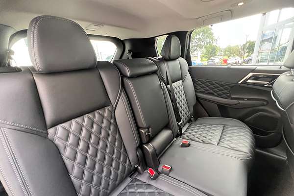 2025 Mitsubishi Outlander PHEV Exceed ZM