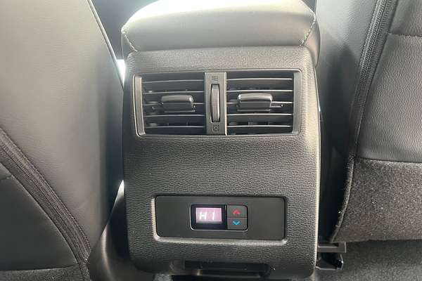 2025 Mitsubishi Outlander PHEV Exceed ZM