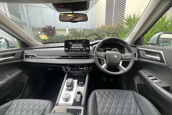 2025 Mitsubishi Outlander PHEV Exceed ZM