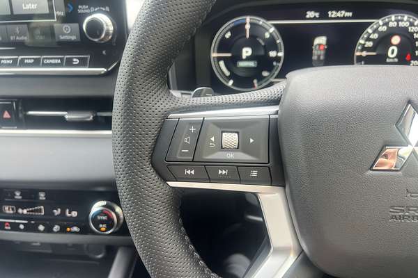2025 Mitsubishi Outlander PHEV Exceed ZM