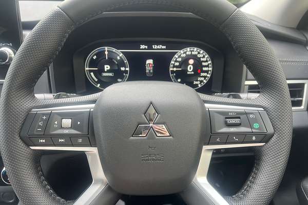 2025 Mitsubishi Outlander PHEV Exceed ZM