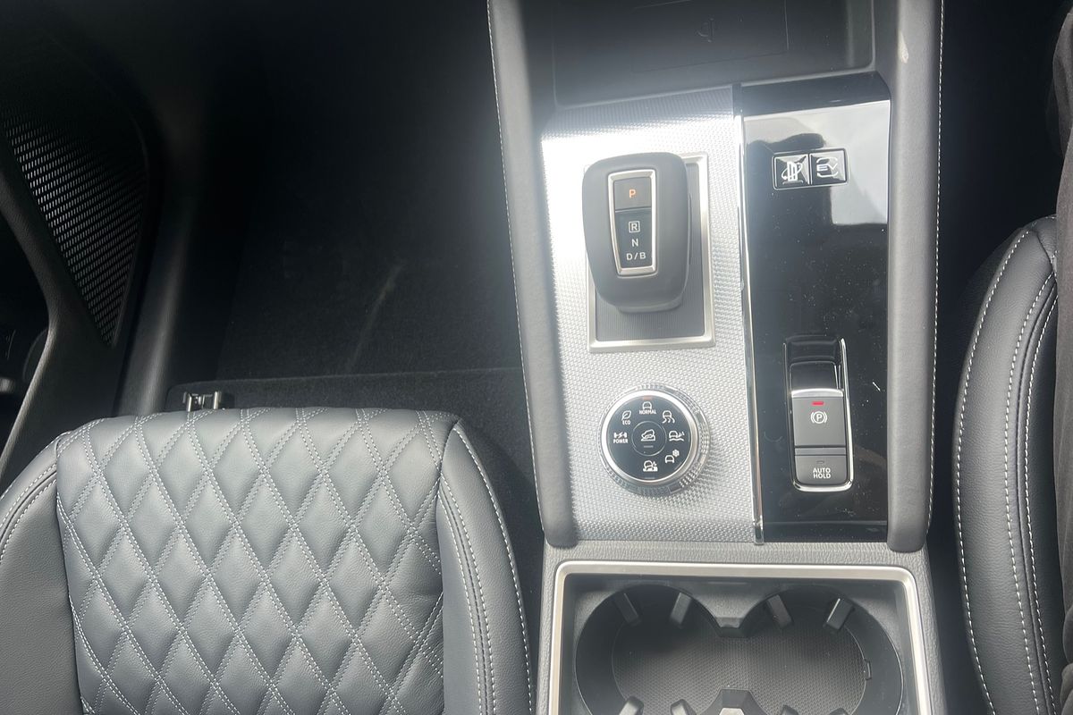 2025 Mitsubishi Outlander PHEV Exceed ZM