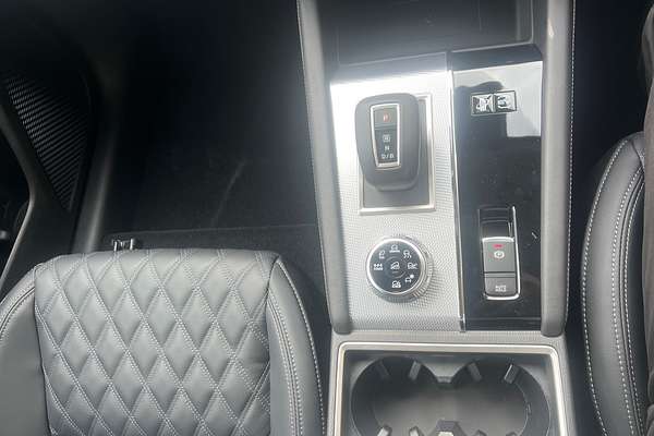 2025 Mitsubishi Outlander PHEV Exceed ZM