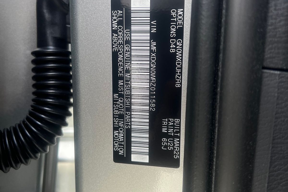 2025 Mitsubishi Outlander PHEV Exceed ZM