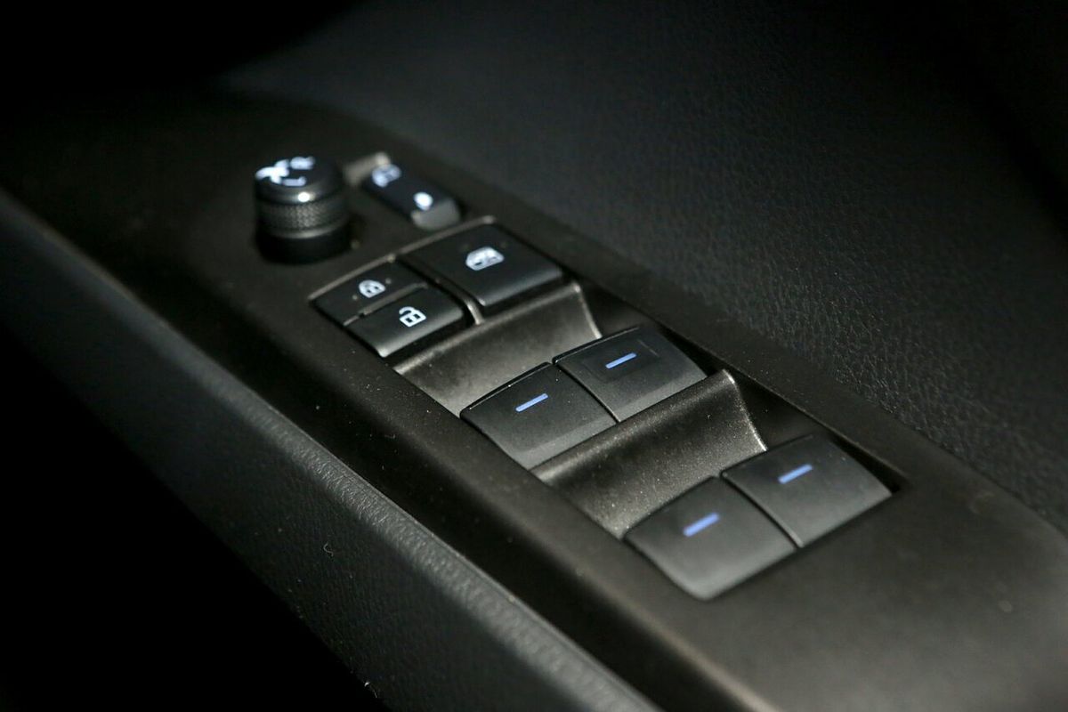 2022 Toyota Camry Ascent Sport AXVH70R