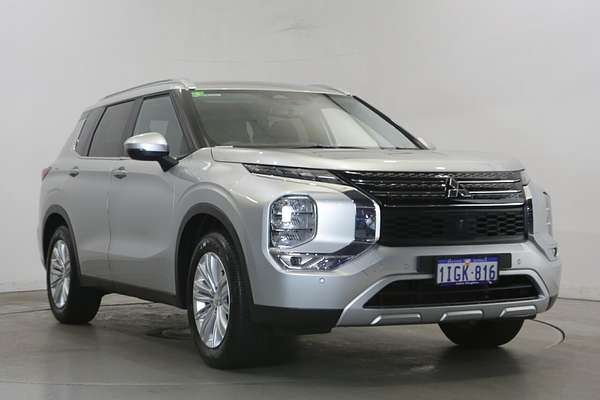 2024 Mitsubishi Outlander LS ZM