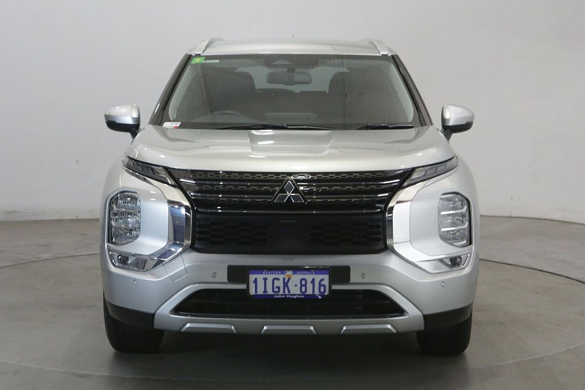 2024 Mitsubishi Outlander LS ZM