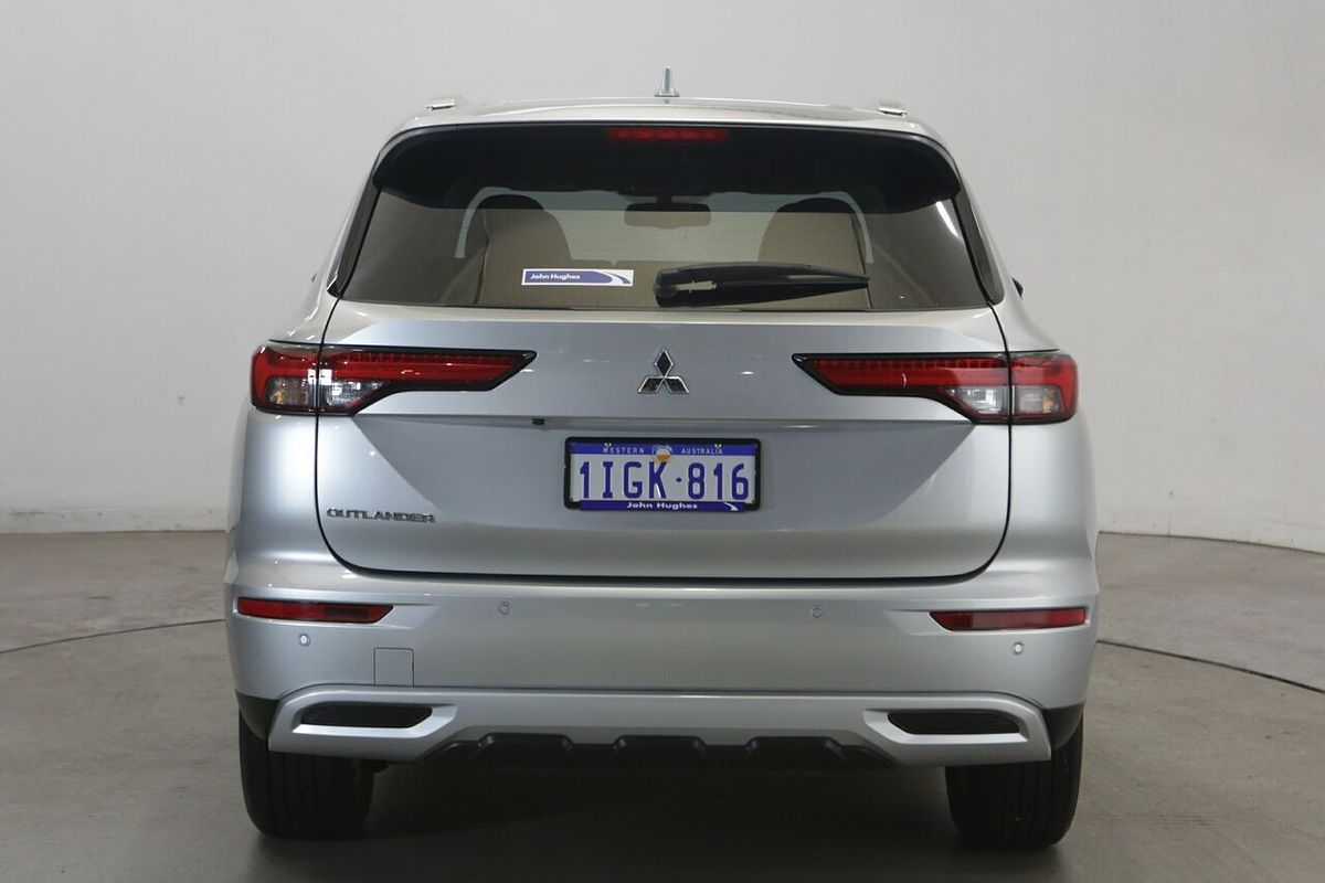 2024 Mitsubishi Outlander LS ZM
