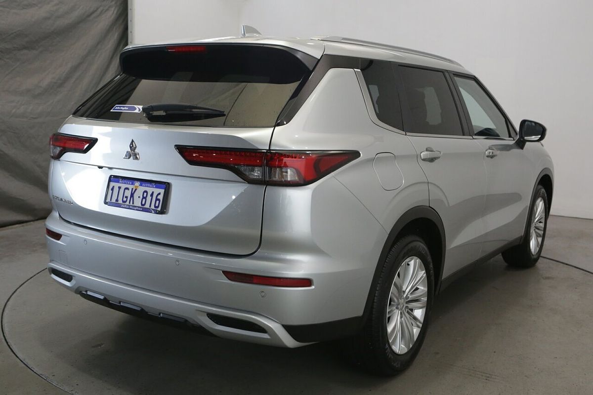 2024 Mitsubishi Outlander LS ZM