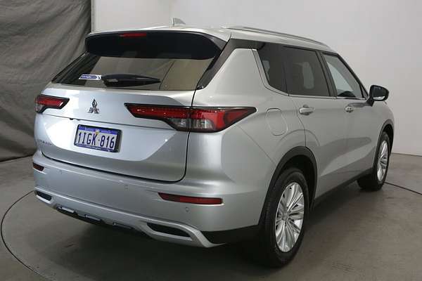 2024 Mitsubishi Outlander LS ZM