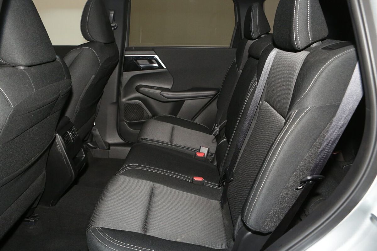 2024 Mitsubishi Outlander LS ZM