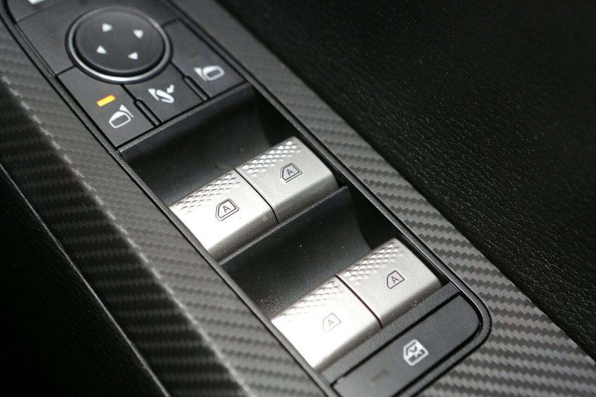 2024 Mitsubishi Outlander LS ZM
