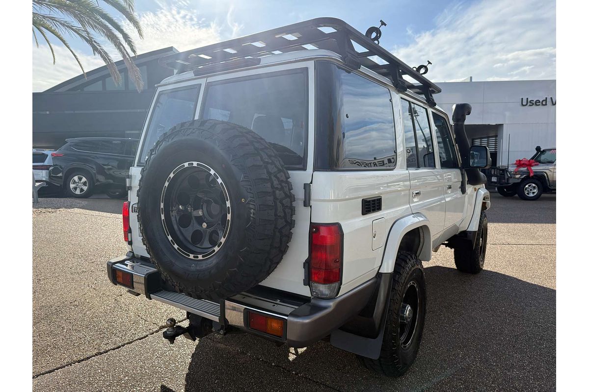 2017 Toyota Landcruiser GXL VDJ76R