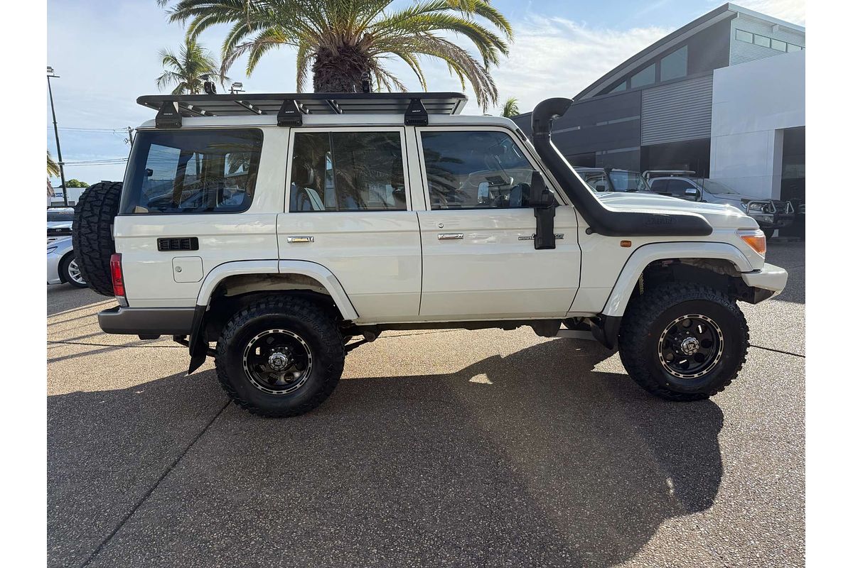 2017 Toyota Landcruiser GXL VDJ76R