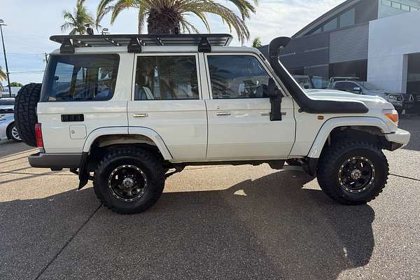 2017 Toyota Landcruiser GXL VDJ76R