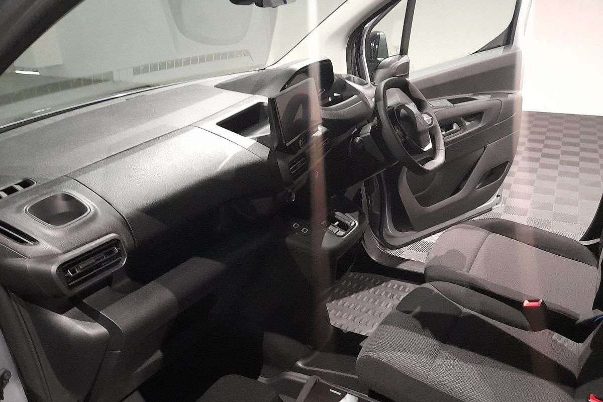 2024 Peugeot Partner Pro K9 LWB