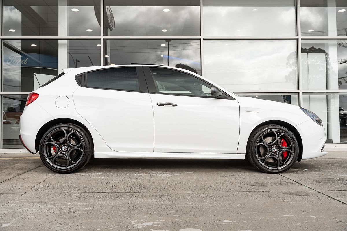2017 Alfa Romeo Giulietta Super Series 2