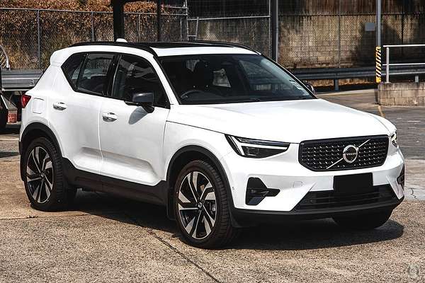 2024 Volvo XC40 Ultra B4 Dark