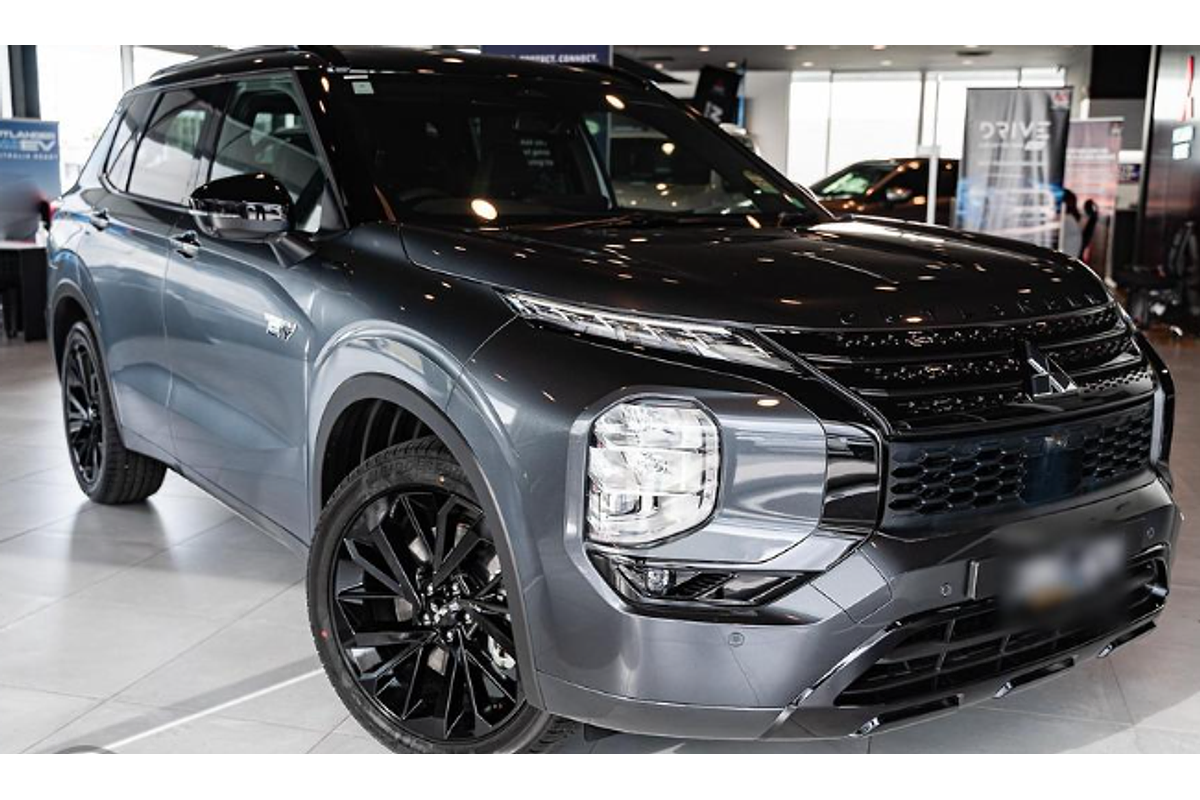 2024 Mitsubishi Outlander PHEV GSR ZM