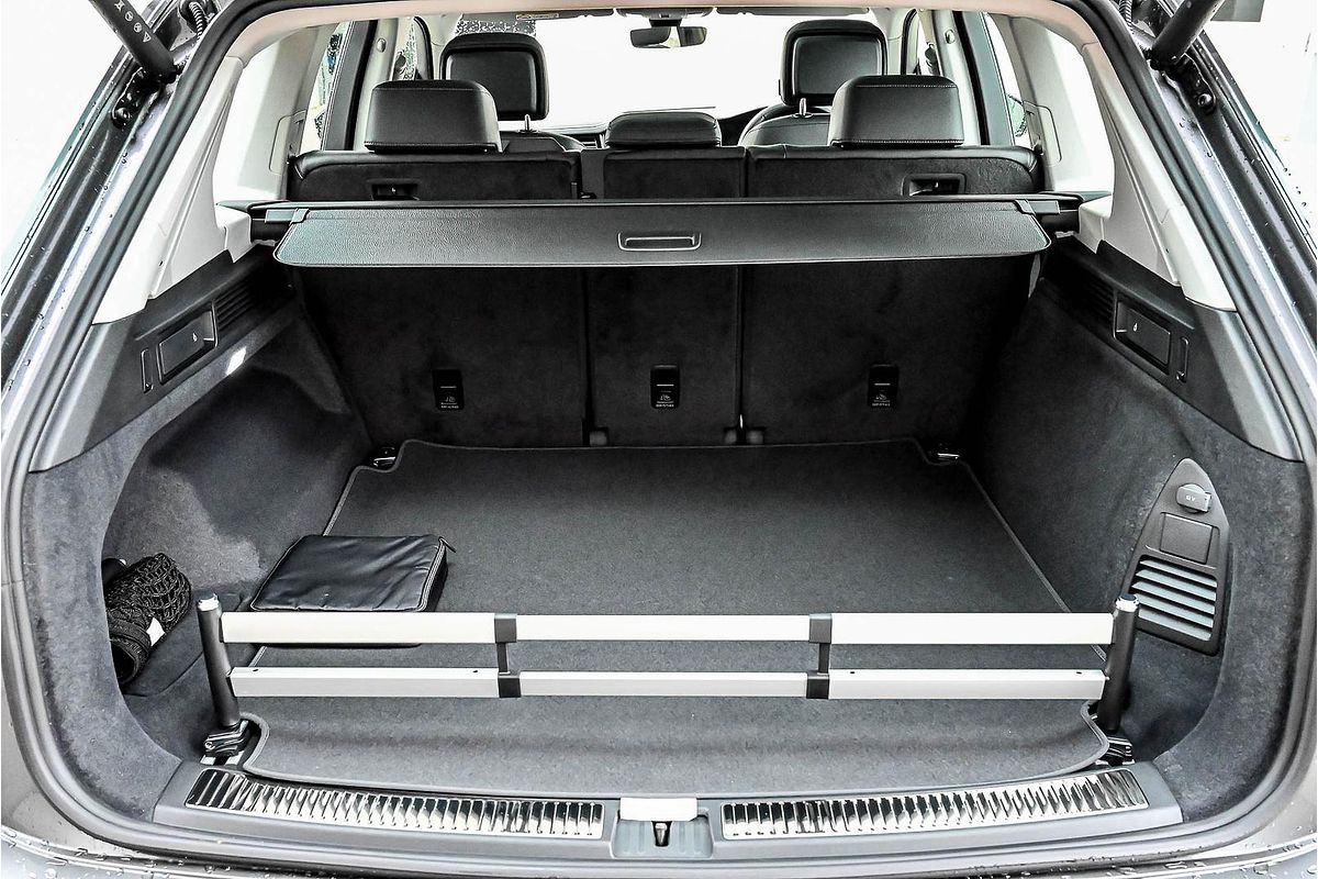 2025 Volkswagen Touareg 170TDI RC