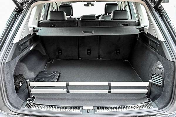 2025 Volkswagen Touareg 170TDI RC