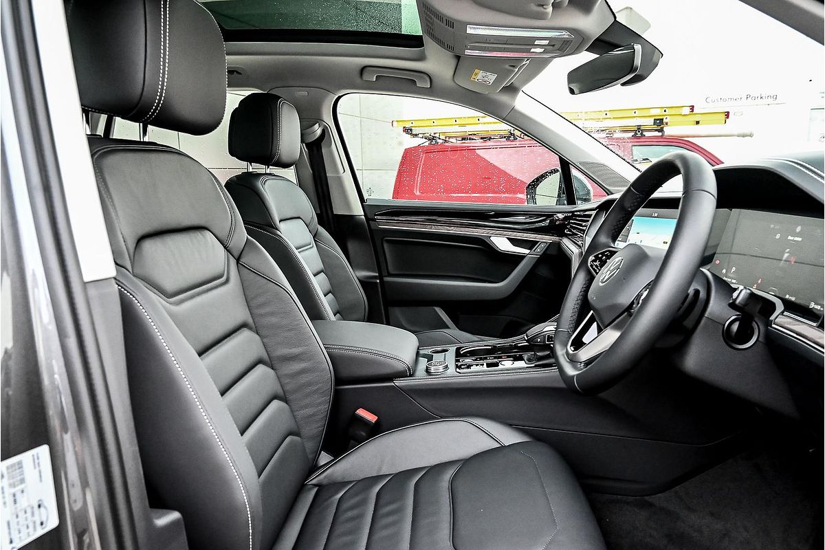 2025 Volkswagen Touareg 170TDI RC