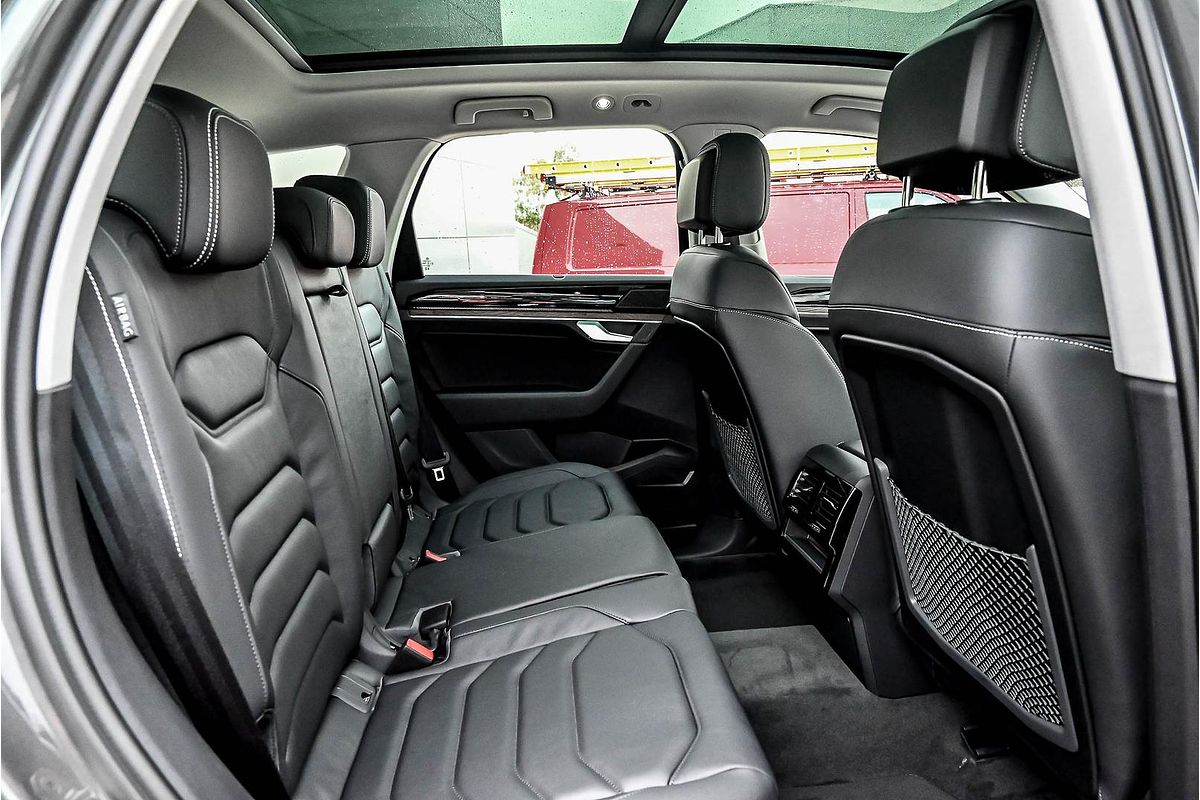 2025 Volkswagen Touareg 170TDI RC