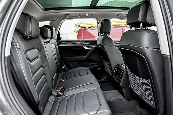2025 Volkswagen Touareg 170TDI RC