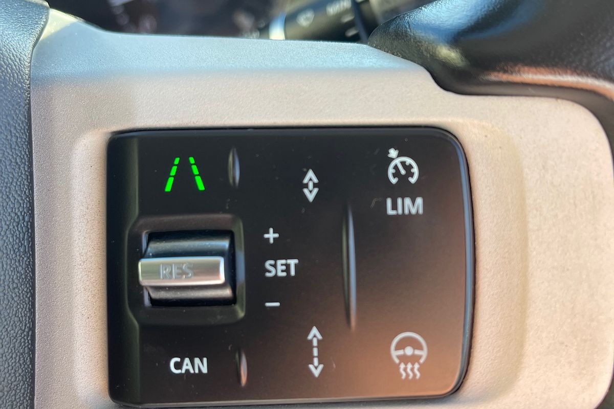 2020 Land Rover Defender 110 P300 L663