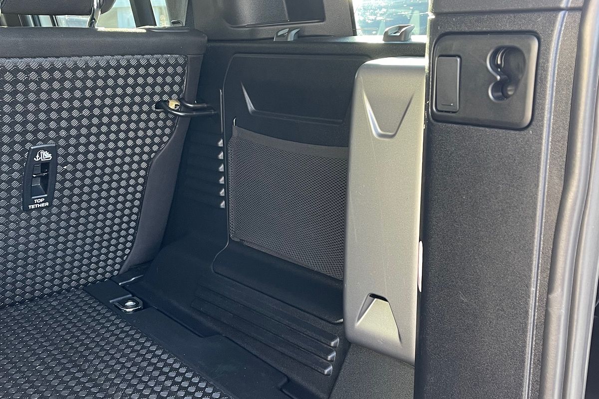 2020 Land Rover Defender 110 P300 L663