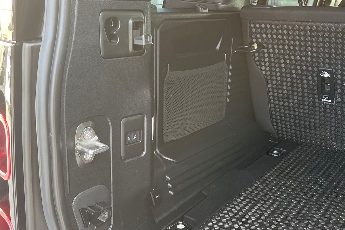2020 Land Rover Defender 110 P300 L663