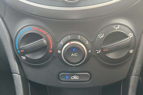2017 Hyundai Accent Sport RB6