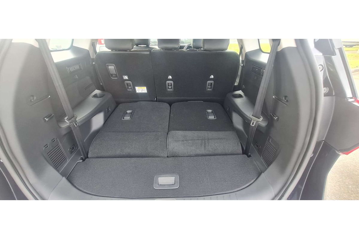 2025 Mahindra XUV700 AX7L