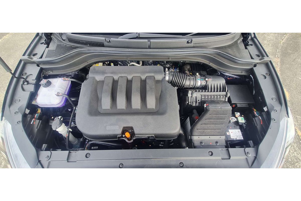 2025 Mahindra XUV700 AX7L