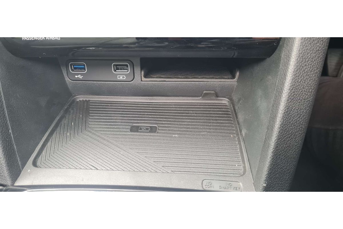 2025 Mahindra XUV700 AX7L