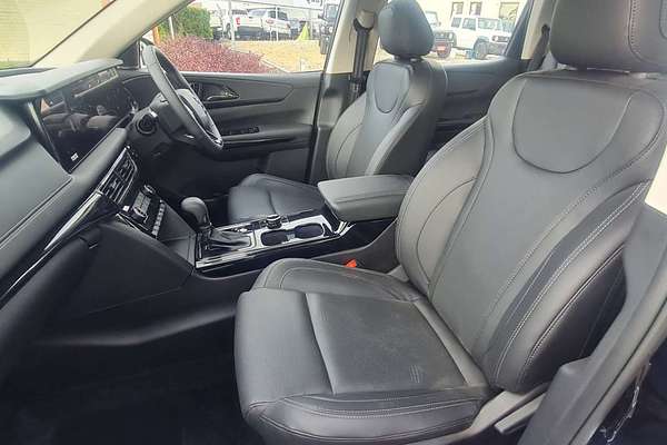 2025 Mahindra XUV700 AX7L