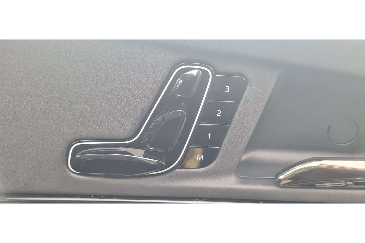2025 Mahindra XUV700 AX7L