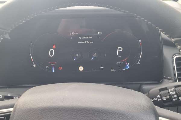 2025 Mahindra XUV700 AX7L