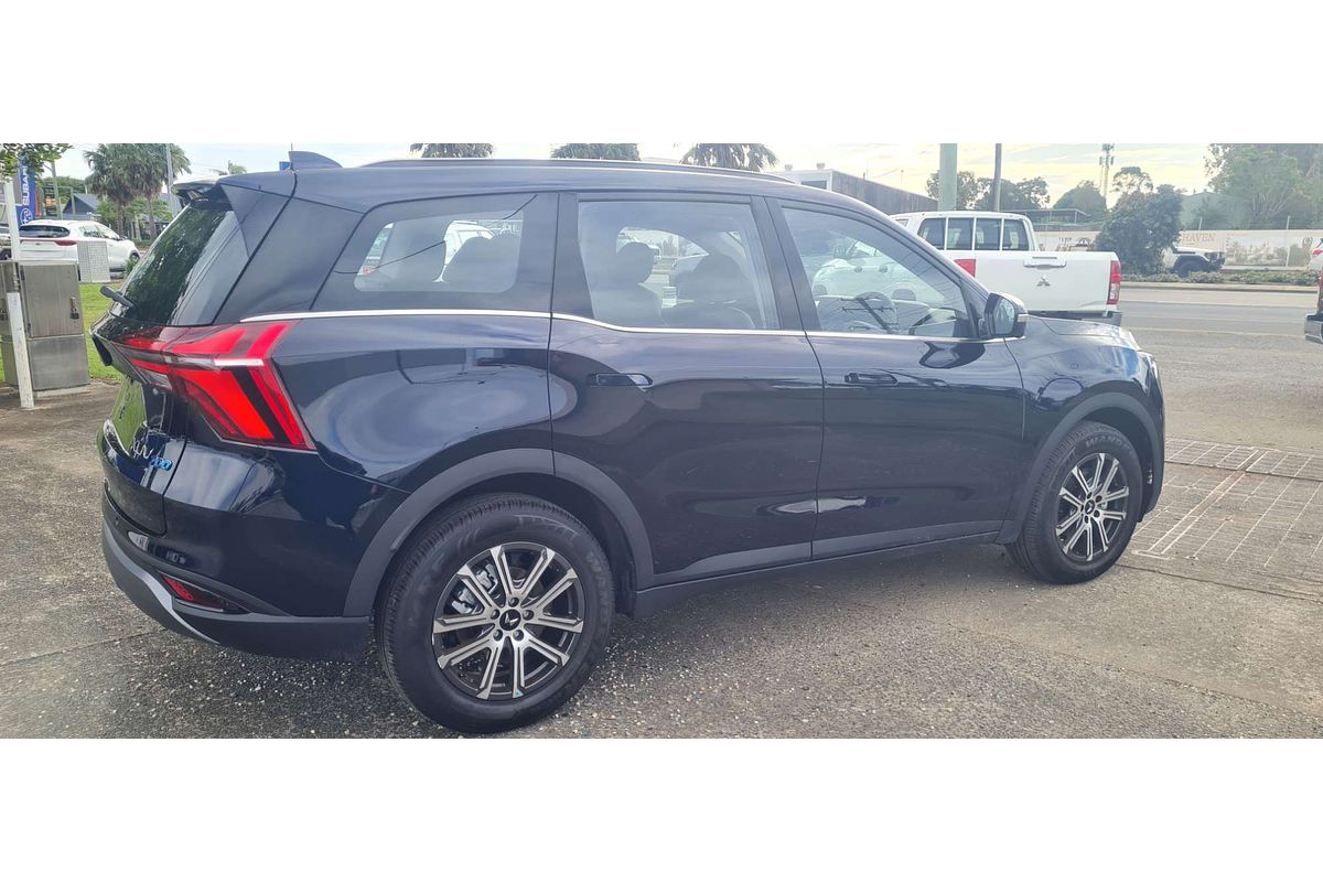 2025 Mahindra XUV700 AX7L