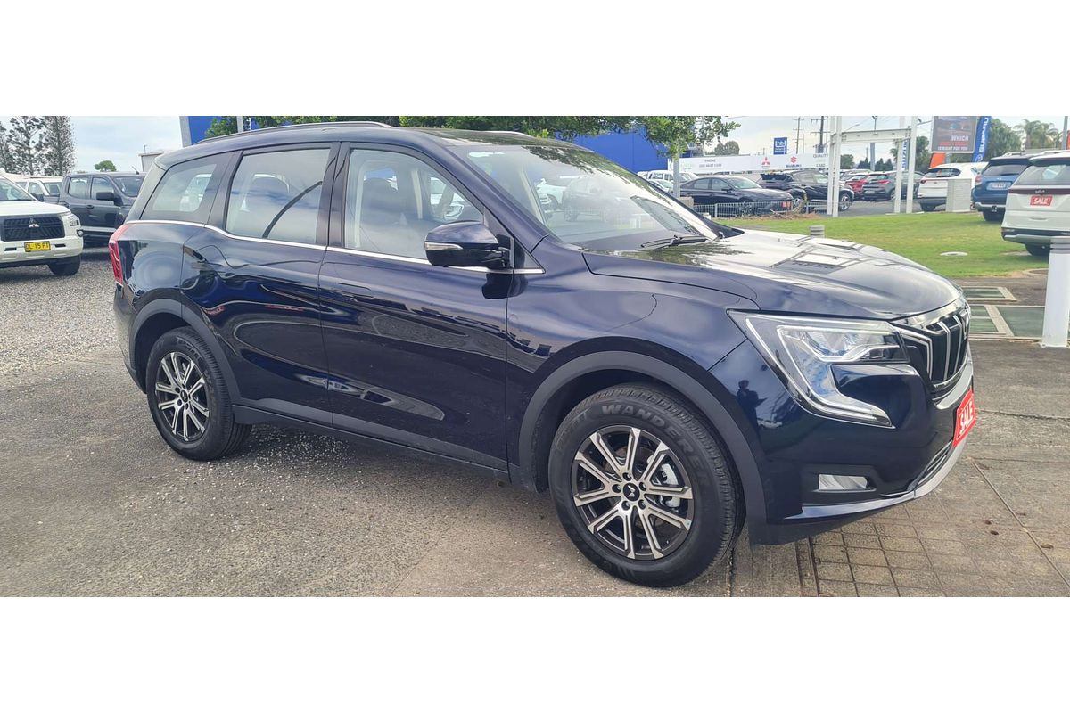 2025 Mahindra XUV700 AX7L
