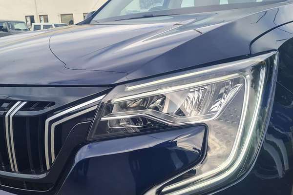 2025 Mahindra XUV700 AX7L