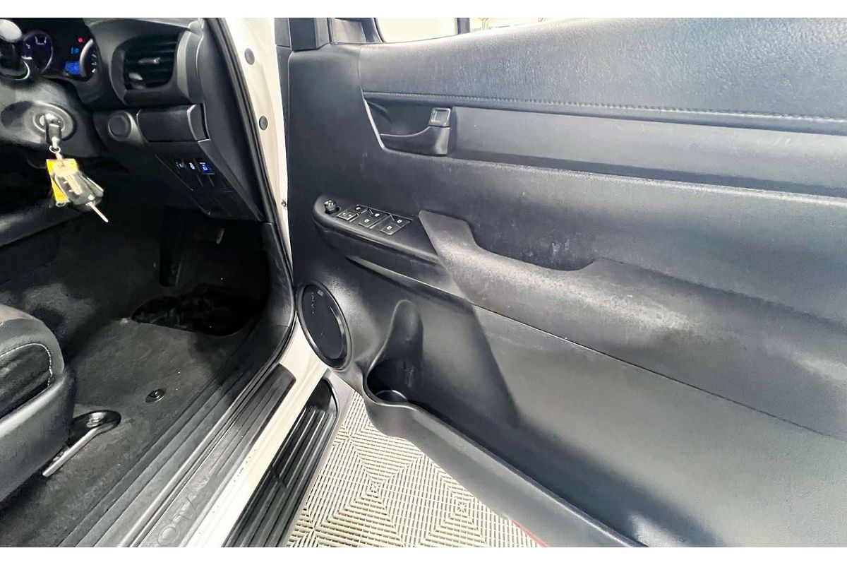 2017 Toyota Hilux SR GUN126R 4X4