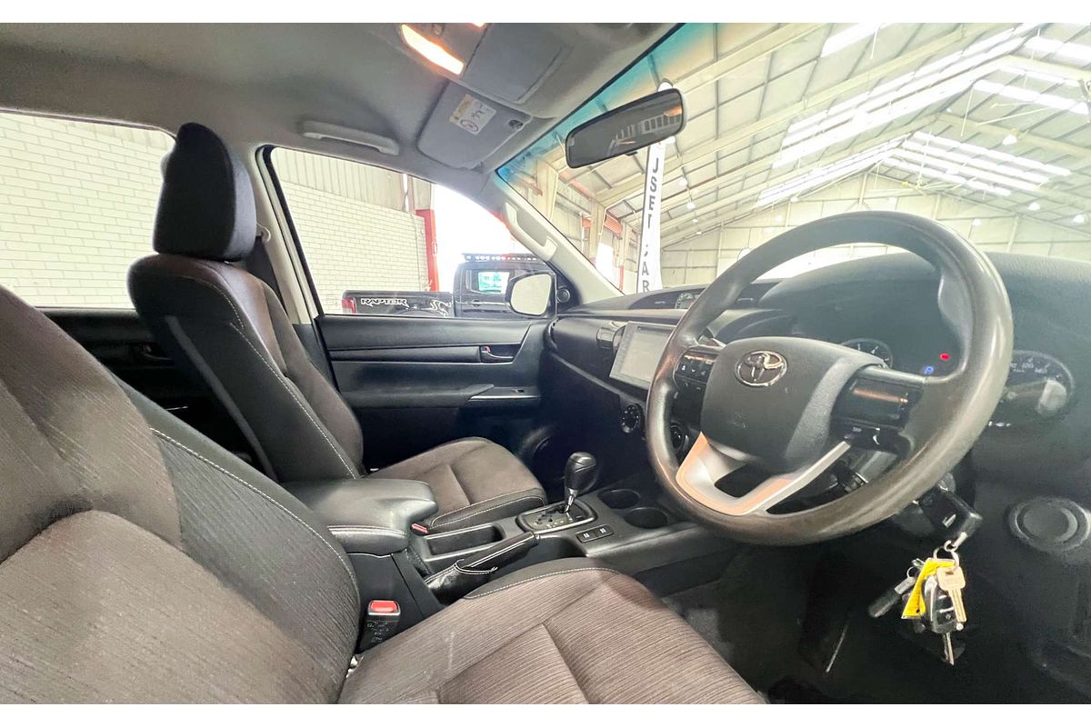 2017 Toyota Hilux SR GUN126R 4X4