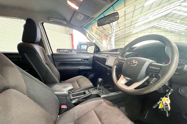 2017 Toyota Hilux SR GUN126R 4X4