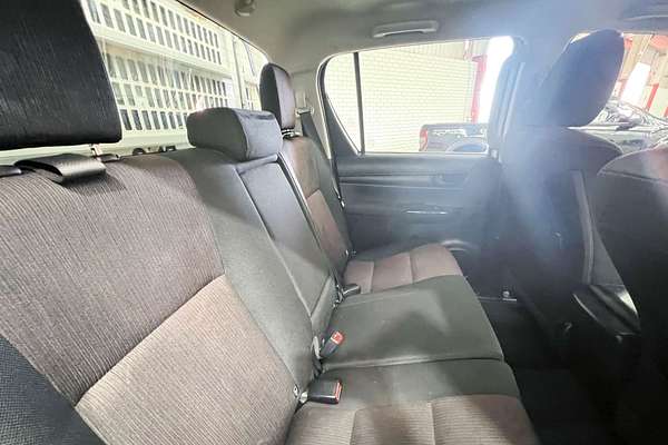2017 Toyota Hilux SR GUN126R 4X4