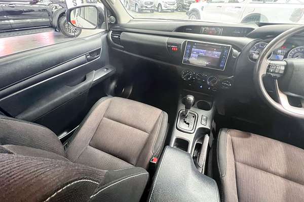 2017 Toyota Hilux SR GUN126R 4X4