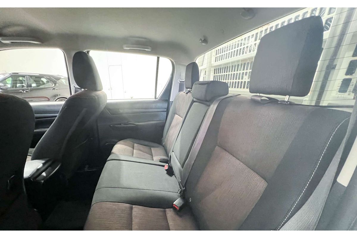 2017 Toyota Hilux SR GUN126R 4X4