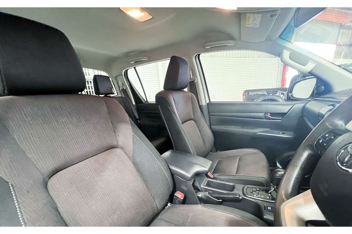 2017 Toyota Hilux SR GUN126R 4X4