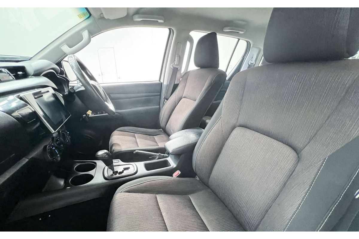 2017 Toyota Hilux SR GUN126R 4X4