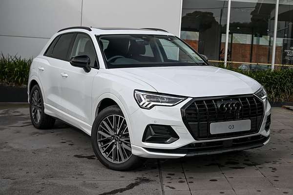 2024 Audi Q3 35 TFSI Dynamic Black F3